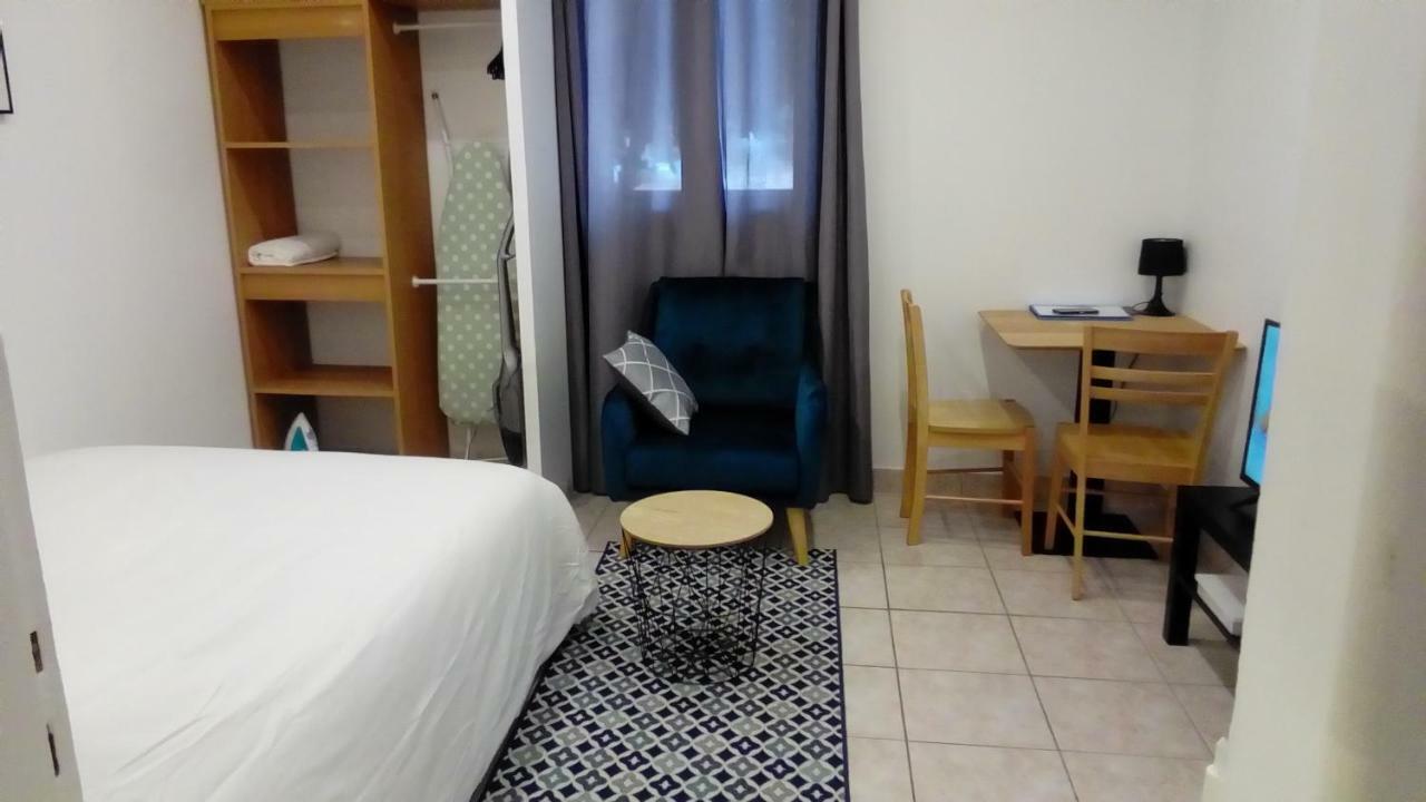 Appartement Aad1 Clamart 200 M Du Tramway T6 St Pave Blc Avec Cuisine Separee Exterior foto