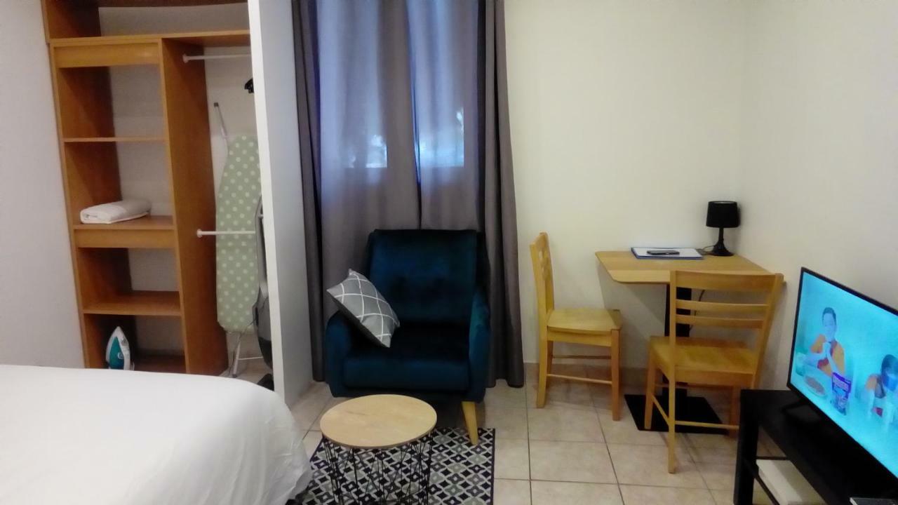Appartement Aad1 Clamart 200 M Du Tramway T6 St Pave Blc Avec Cuisine Separee Exterior foto